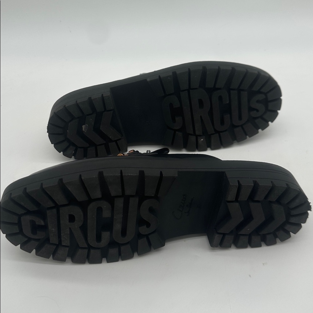 Black Leather Slip-On Mule Loafers with Gold Chain Detail - Picture 15 of 16